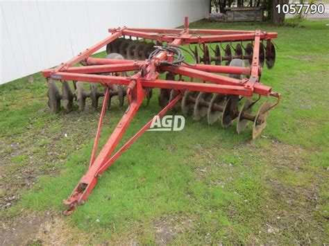 massey ferguson  farm equipment  sale  canada usa agdealer