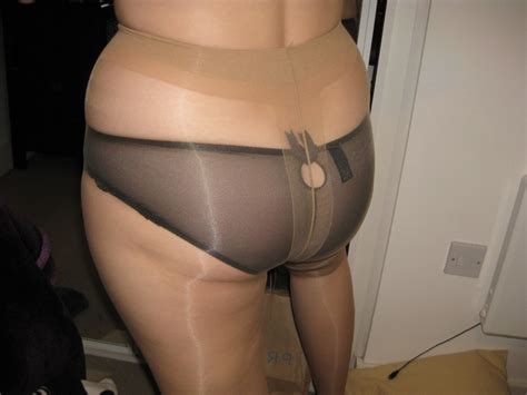 knickers under tights