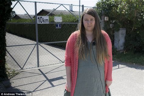 austrian natascha kampusch relives moment she escaped wolfgang