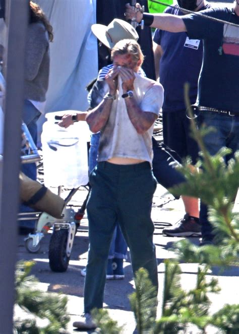 bloodied brad pitt spotted filming scene  joey king