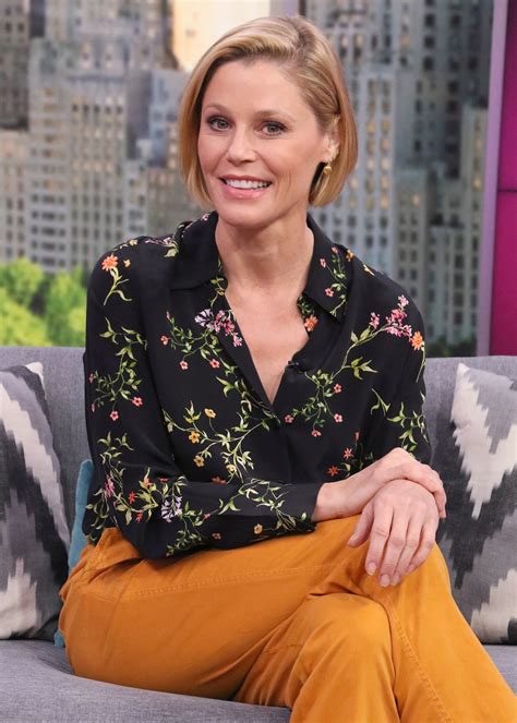 modern family star julie bowen helps save  jersey woman injured  hike page  hanafap