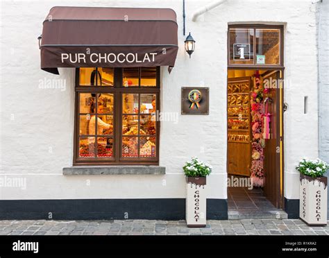 traditionelle belgische schokolade store eingang  der gemuetlichen