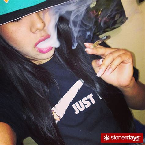 sexy morning stoners stoner pictures sexy girls smoking