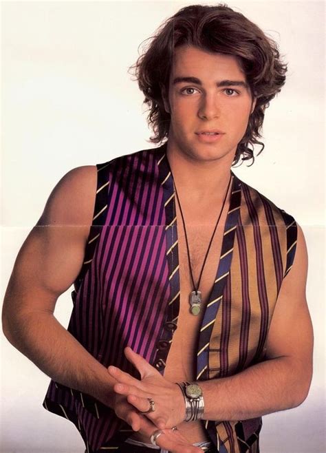 pictures    left    joey lawrence dressed   shitty genie