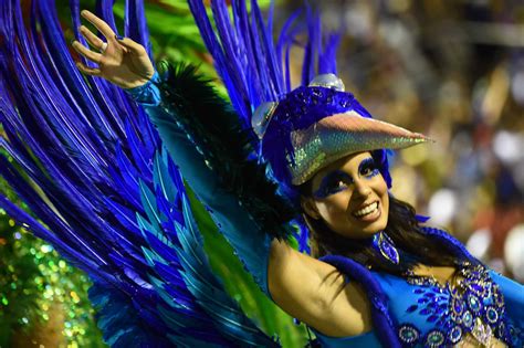 carnival  begins  brazil