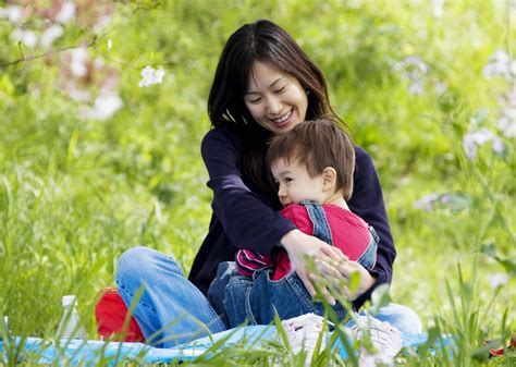 Japan Mother In Law New Mom Bothered By Pushy Mother In Law Spying On