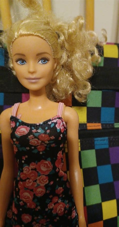 Barbie Fashionistas Doll~ Curly Blonde Hair Nude Flat Feet Rare Very