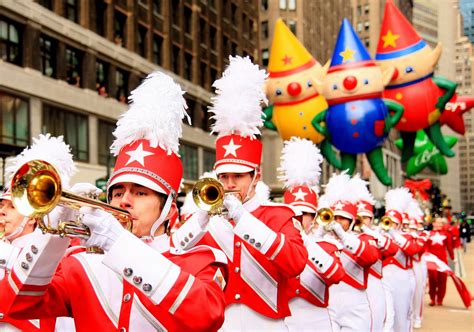 festive facts  figures   macys thanksgiving day parade sqft