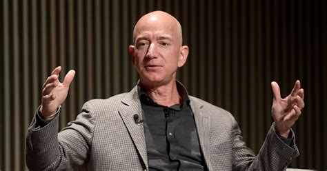 amazons jeff bezos claims  national enquirer   blackmail   dick pics
