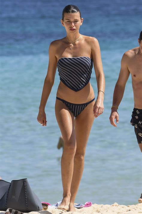 Kiwi Model Georgia Fowler Hits Bondi Beach In A Navy Striped Bikini 27