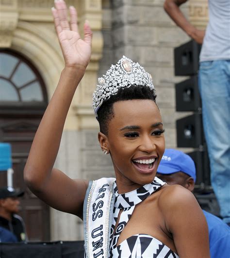 Pics Miss Universe Zozibini Tunzi Wows On Cape Town Leg