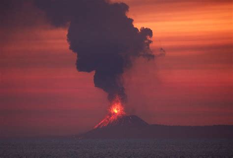 mount anak krakatau erupts caution status maintained tourism indonesia