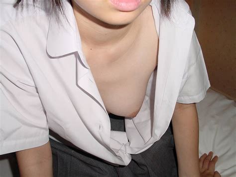 [image] asian teen down blouse reveals a sweet titty porn