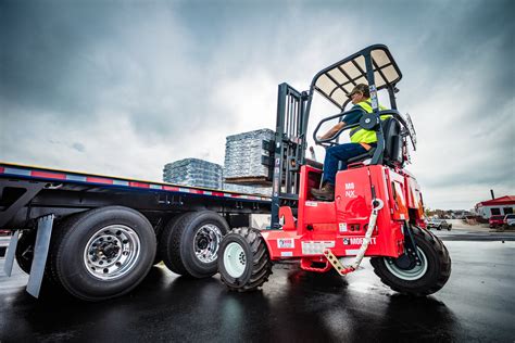 hiab receives  significant order  moffett truck mounted forklifts    handling