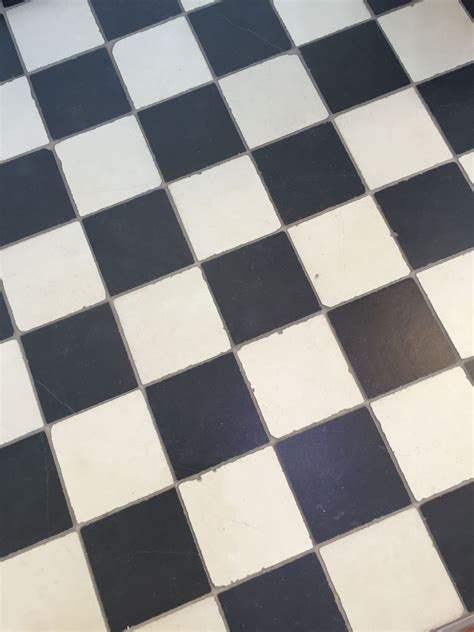 zwart wit geblokte vloertegels witte tegel keuken witte tegels witte vloer