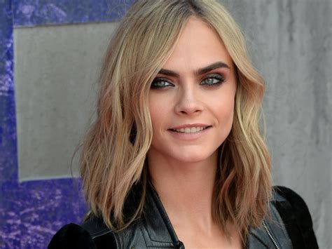 cara delevingne s new hair color is the coolest cross