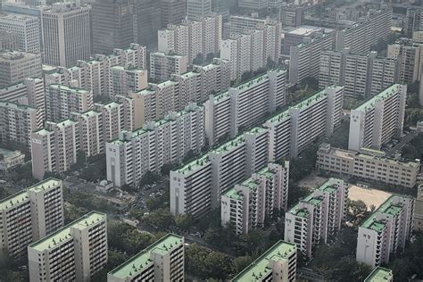 decades  growth south korea    land full  apartments