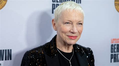 annie lennox political leaders ‘need to show respect for each other