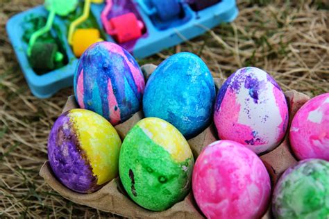 plastic eggs   break roll dyed easter decorations