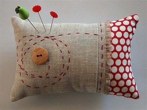 pinning all the totally fun pincushions i find as if i