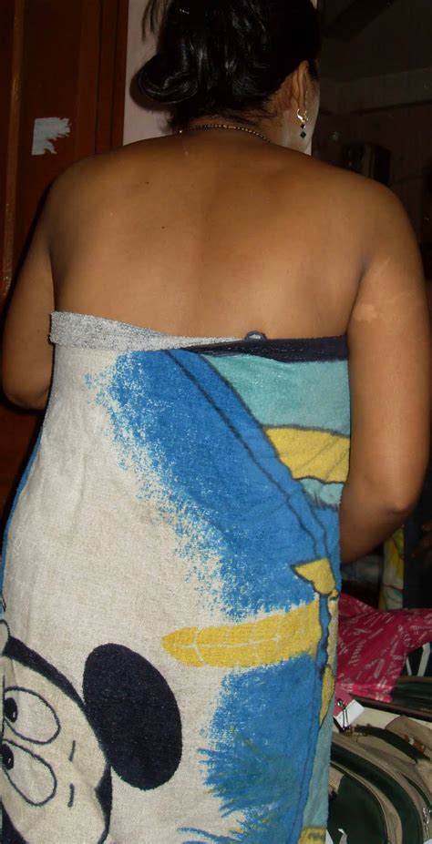 desi aunty in towel after bath pics stars with big breast