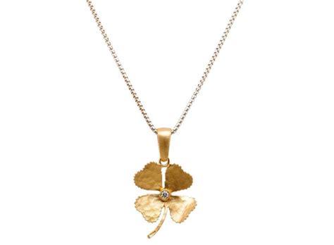 small  leaf clover charm pendant necklace  center diamond