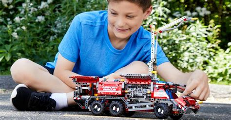 lego technic airport rescue vehicle building kit   shipped