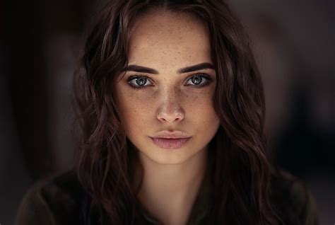 Look Close Up Face Background Model Portrait Makeup Hairstyle