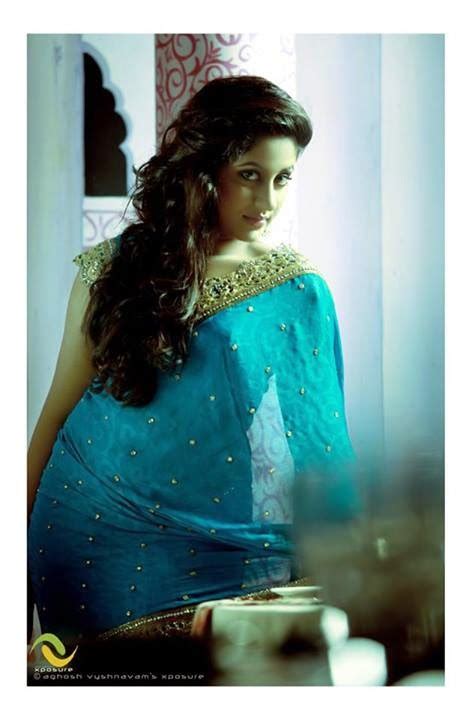 jyothi krishna hot sexy malayalam actress in saree photos