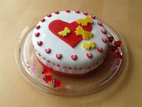 de allereerste taart die ik gemaakt heb voor valentijnsdag taart valentijnsdag verjaardag