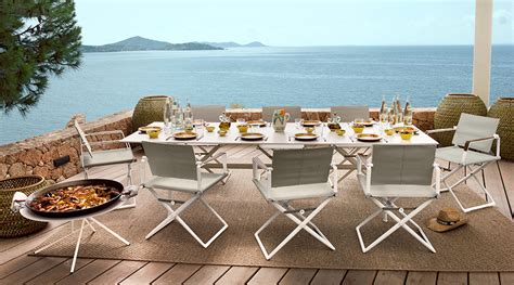 curate  perfect summer hosting environment   refined outdoor