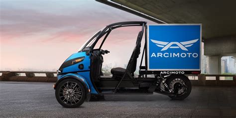 arcimoto muv unveiled   wheeled  mph utility vehicle