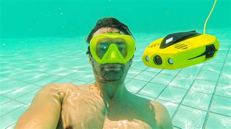 testing  worlds smallest underwater drone chasing dory review youtube