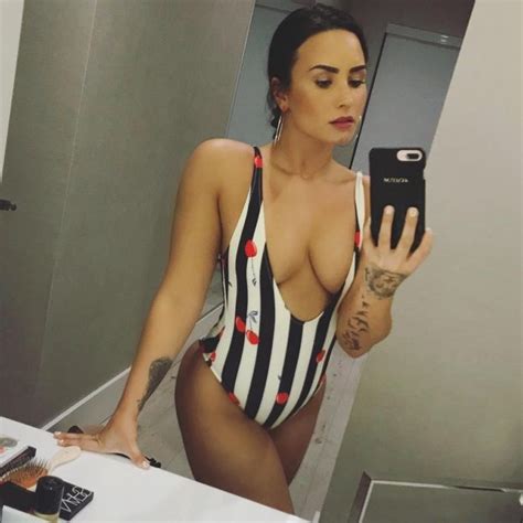 Demi Lovato Sexy Tits 7 Photos The Fappening