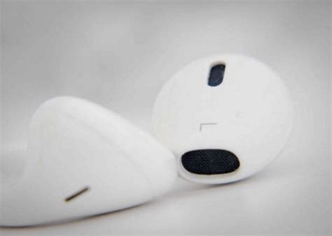 iphone   iphone    earphones   dubbed airpods  apple trademarks surface