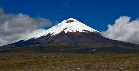 filecotopaxi volcano   tjpg wikimedia commons