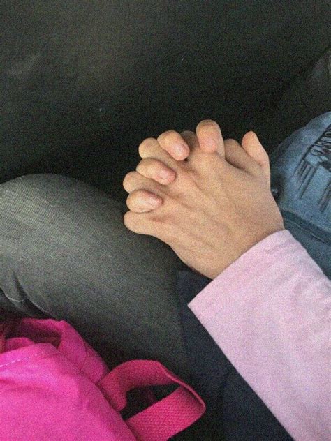 Holding Hands Cute Aesthetic Couple Aesthetic Cute
