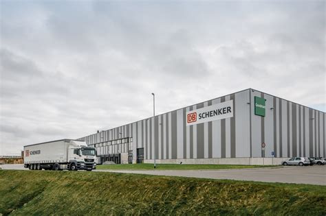 db schenker eroeffnet logistik hub im gvz augsburg oesterreichische verkehrszeitung