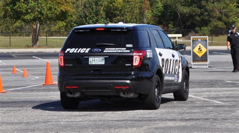 ford interceptor utility review