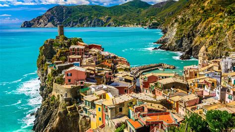 cinque terre  colorful city  northern italy traveldiggcom