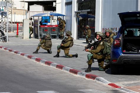 breaking  palestinians killed   injured palestinian health ministry  gaza