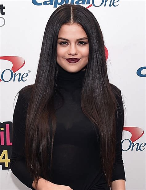 [pics] Selena Gomez’s Straight Hair — See Her Stunning
