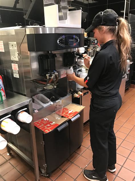 Life Of A Mcdonald’s Worker Mcdonald’s Is A Great First Job That By
