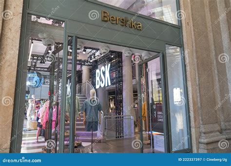 bershka store editorial photography image  banner