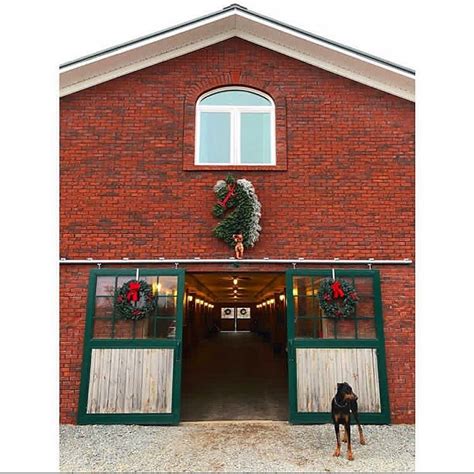 decorated barns      holiday spirit  plaid horse magazine