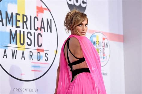 jennifer lopez cleavage at american music awards scandal