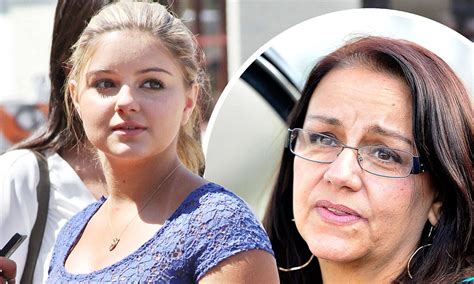 ariel winter slams her mother for sending her flowers in a heated text message daily mail online