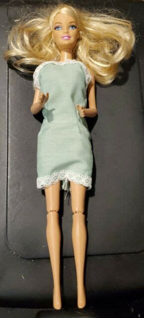 1999 fashionistas mattel barbie doll blond hair blue eyes articulated