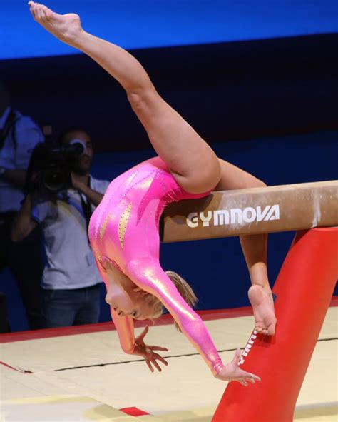 Nastia Liukin Gymnast Kyfun Gymnastics Poses Amazing Gymnastics