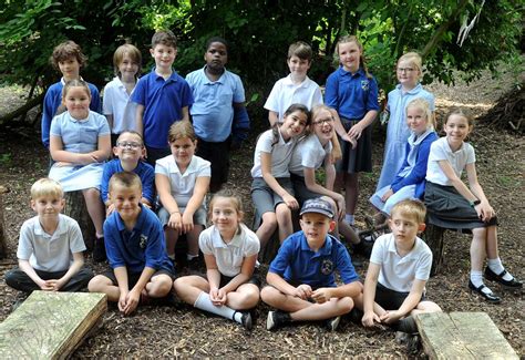 scole primary school pupils celebrate official opening   outdoor